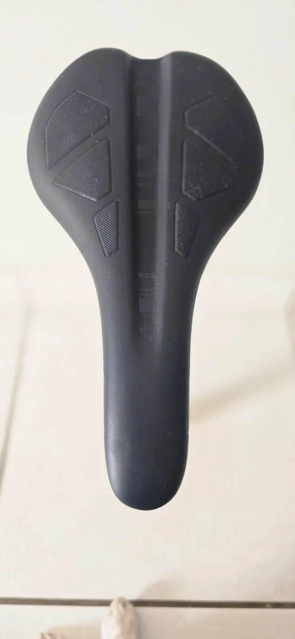 Selim Bike (banco de bicicleta esportivo)Velo VI-4470 Mtb Gravel Speed<br>270x151mm Cor Preto