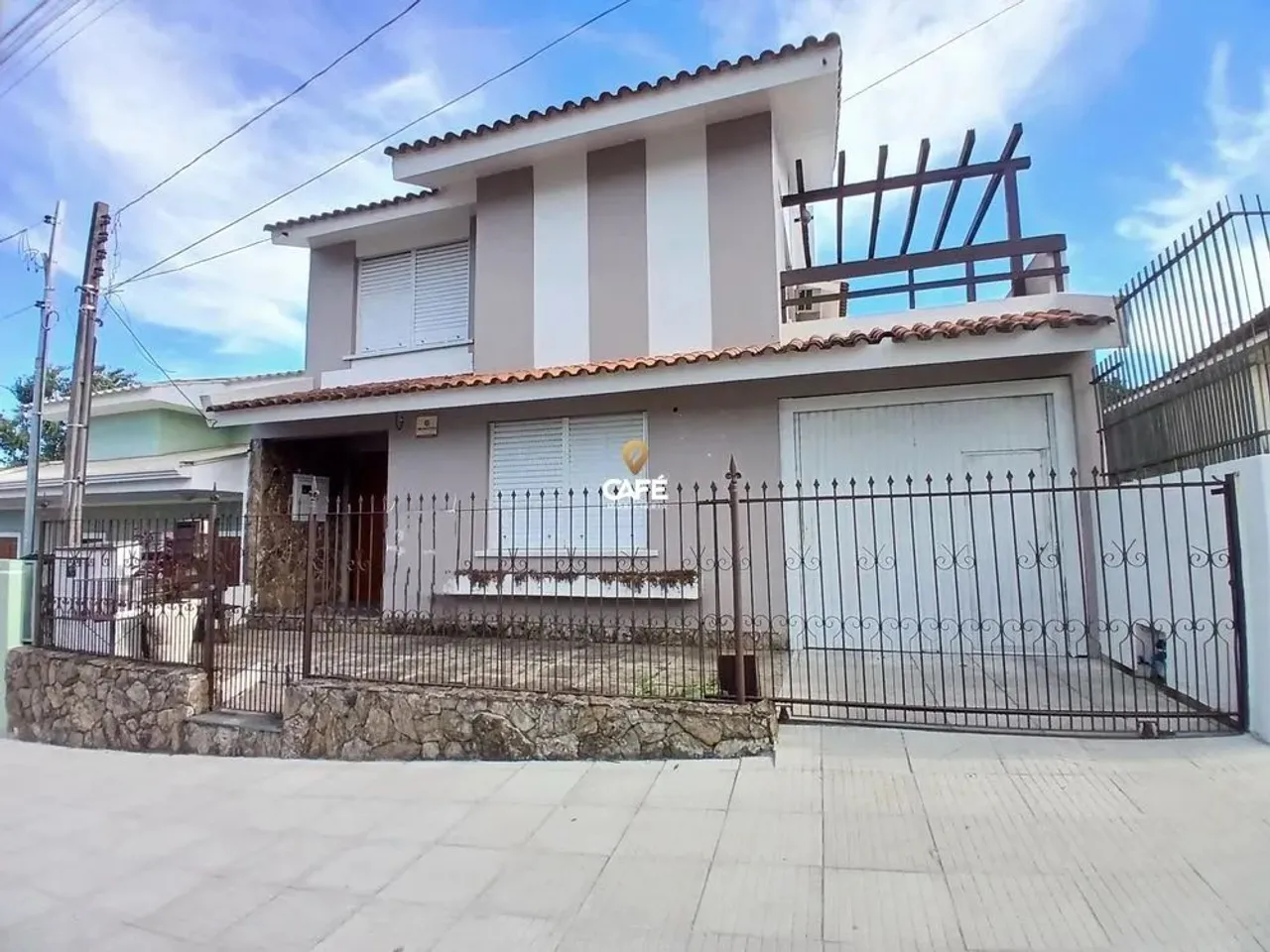 Casa Comercial/Residencial , 3 Dormitórios, 1 Suíte, Espaço Gourmet, Pátio, 3 Va