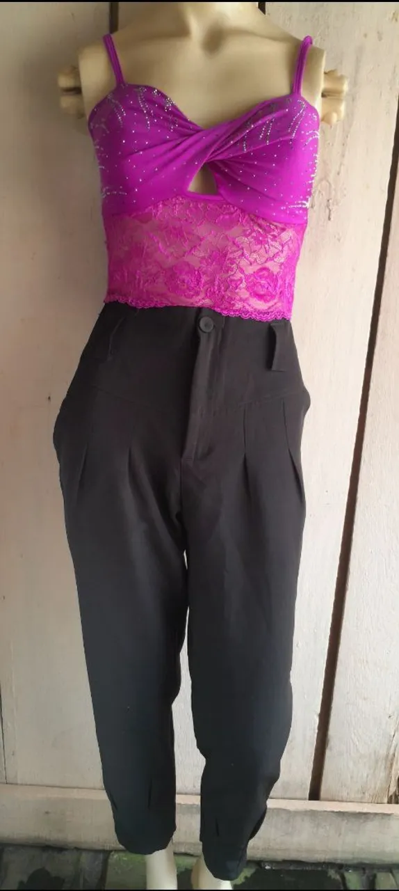 Conjunto Top e Calça Social Elegante