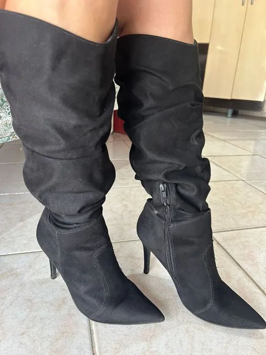 Botas de cano alto pretas camurça Bebecê - Foto 4