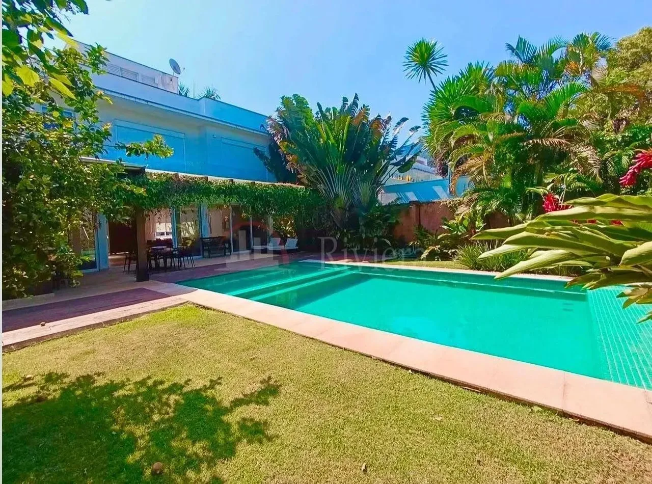 Casa a Venda em Maresias, Condomínio Fechado Frente ao Mar em São Sebastião/SP