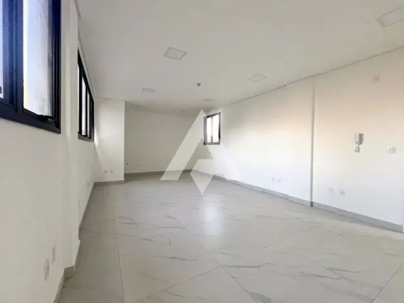 Salas comerciais para locação no Bairro Velha com condição especial!
