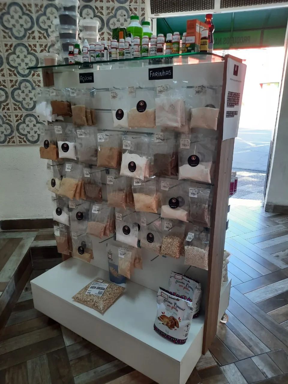 Armário expositor Mdf