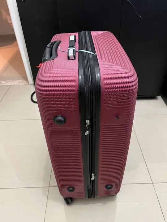Mala de viagem cor de vinho - Foto 2
