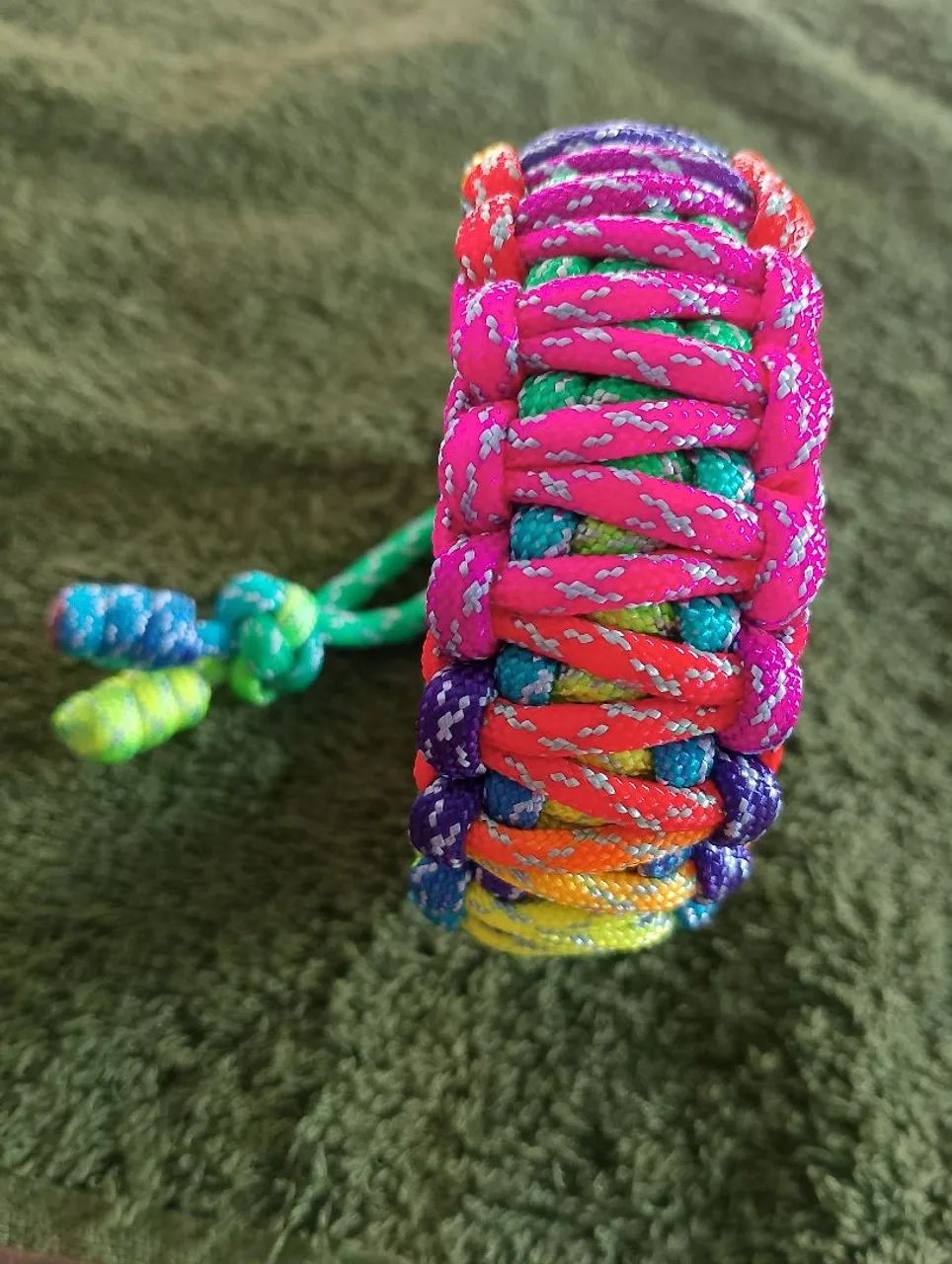 Pulseiras em Paracord 