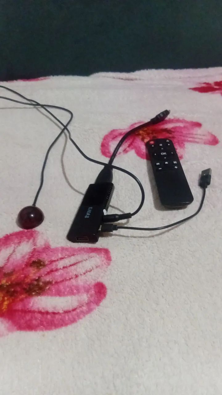 Aparelho  transforma  qualquer  tv em esmart 