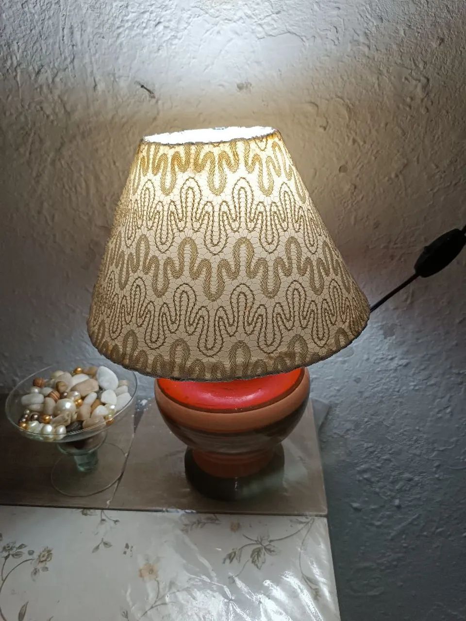 Abajour estilo víntage com 35cms altura e perfeito estado - Foto 4