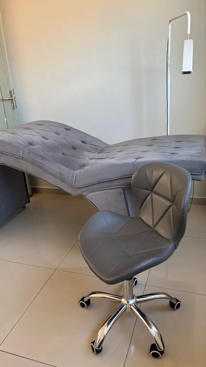 VENDE-SE MACA SEMI NOVA , mocho e luminária 