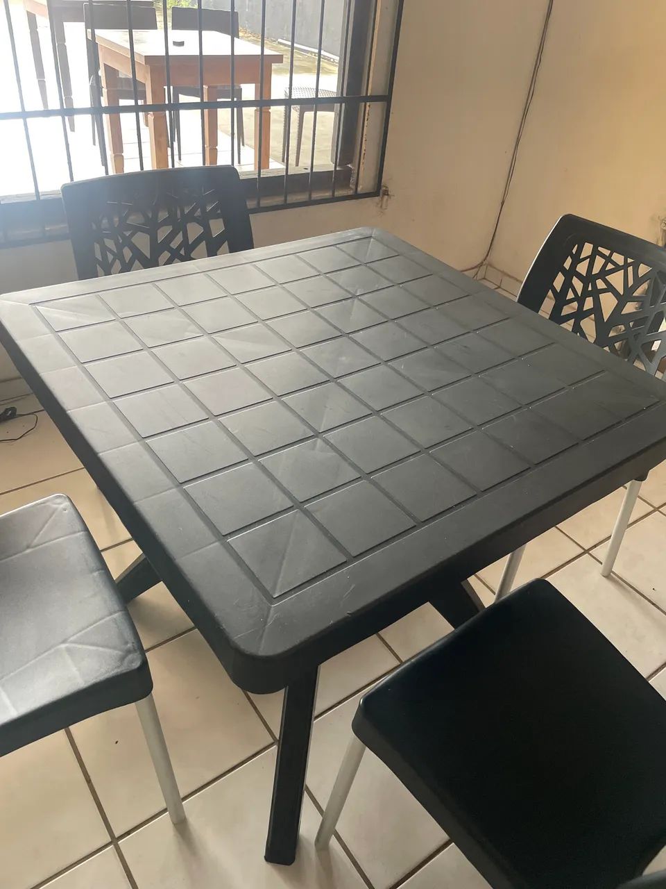 Conjunto de mesa com cadeiras(tenho 9 conjuntos) - Foto 3