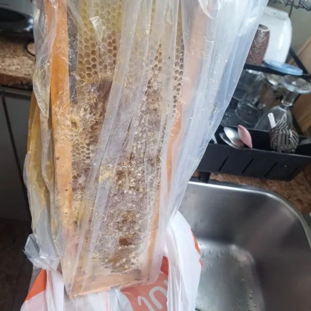 Favo de Mel puro, saude alimento saudavel.