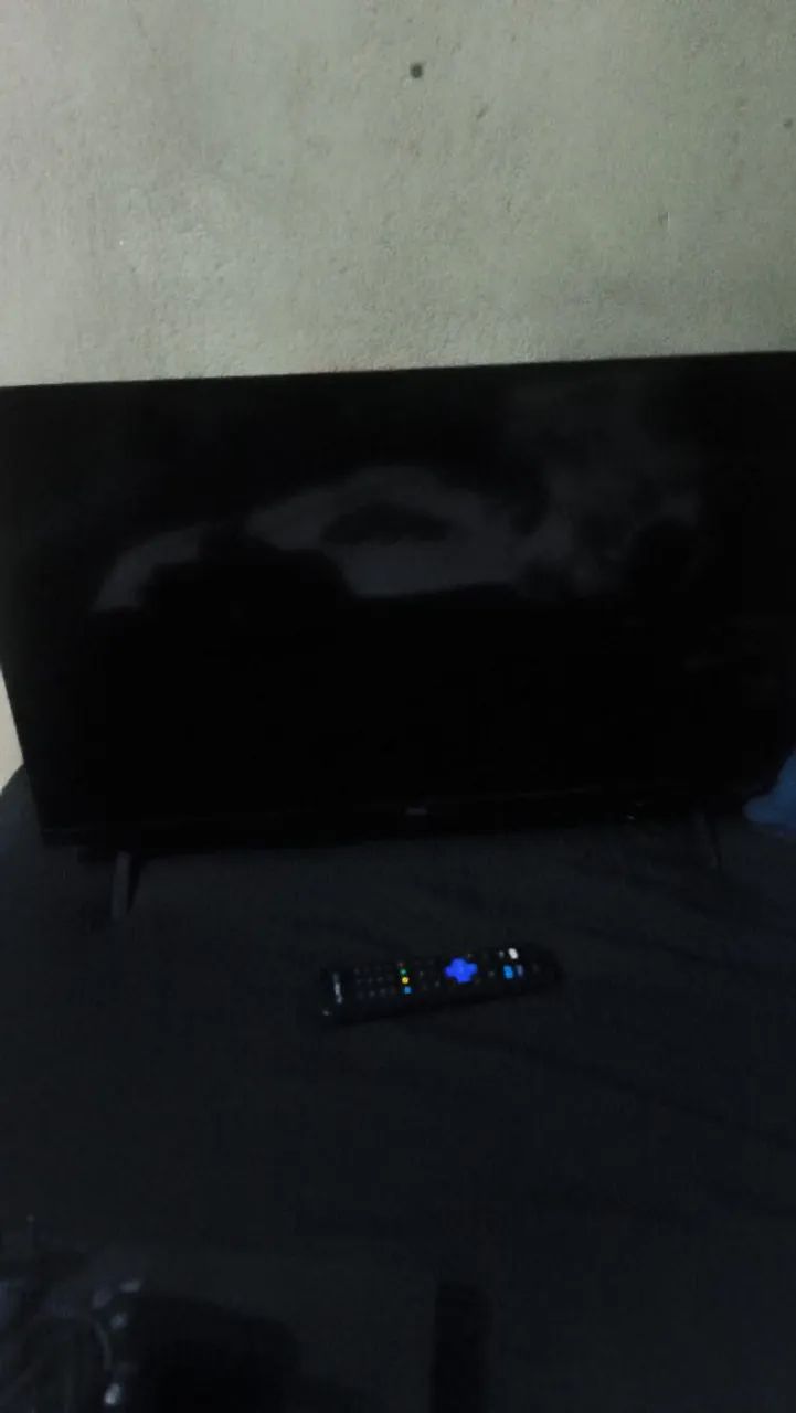 Televisão 42 polegadas, apenas 4 meses de uso,controle original!.