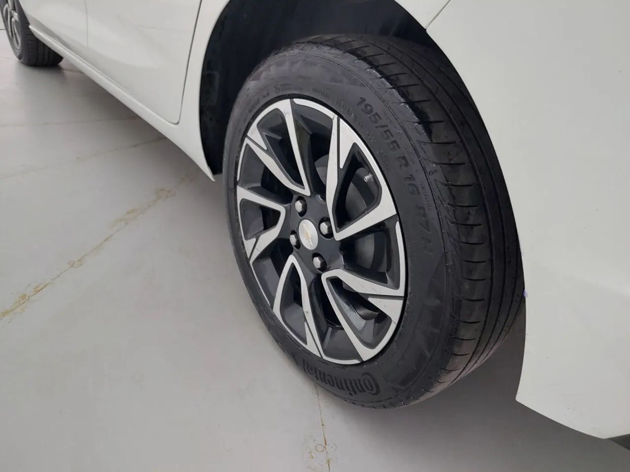Chevrolet Onix Hatch Premier 1.0 12V TB Flex Aut. 4P, foto 12 de 18