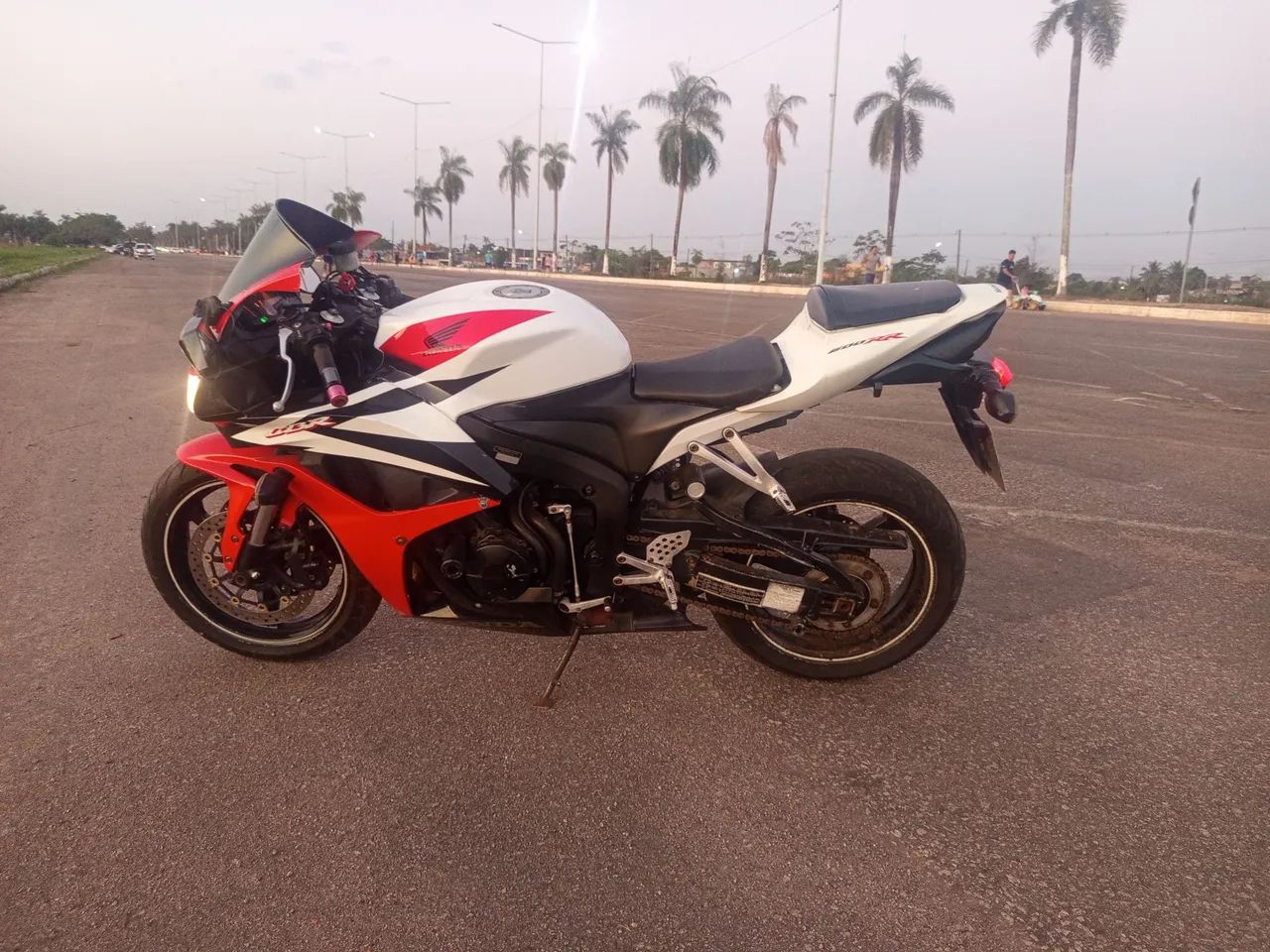 Vendo uma CBR 600 RR  - Foto 2