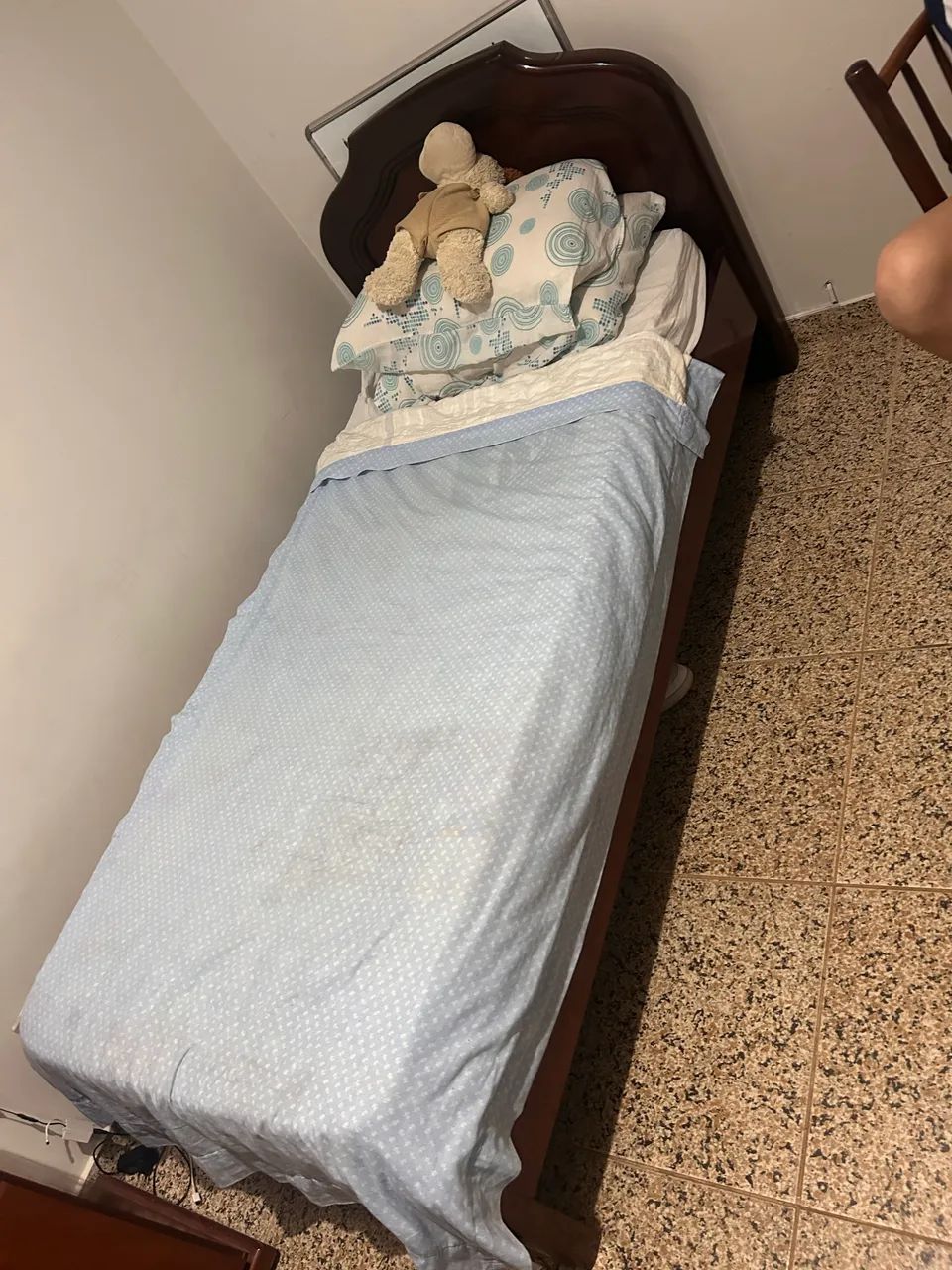 Cama de madeira pura, solteiro 