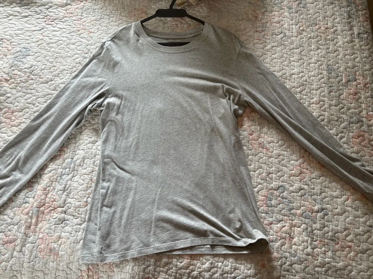 Camiseta Manga-Longa Gap Cinza