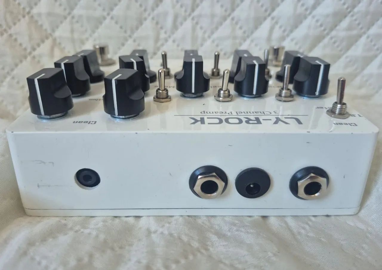 Pedal Ly Rock LYR preamp de 3 canais clean overdrive crunch