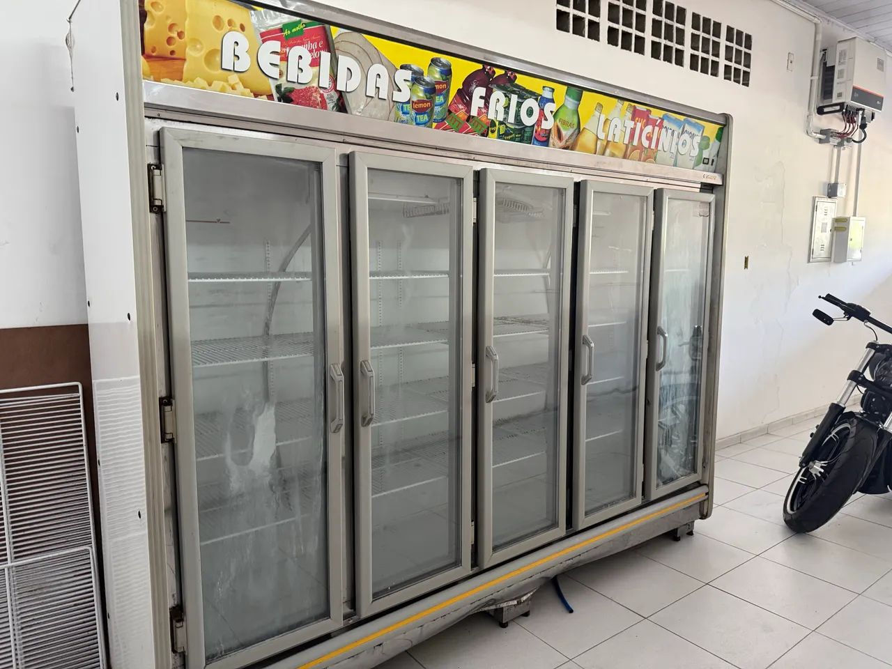 Vendo Refrigerador 5 portas  - Foto 4