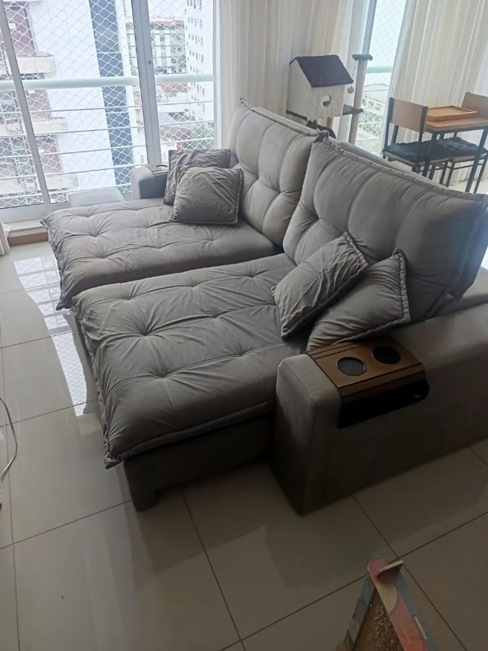 Sofá retrátil e reclinável