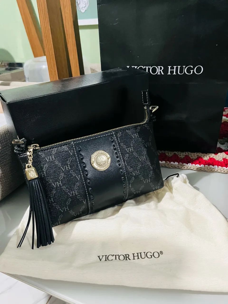 Bolsa Victor Hugo original nova 