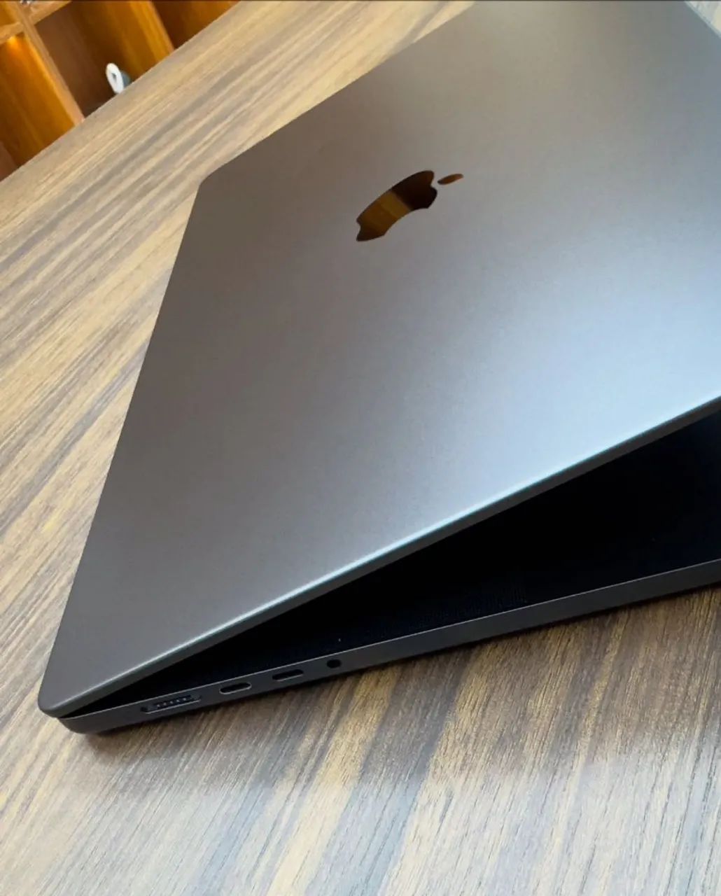 Macbook Pro 16 M3 Pro 36gb 512 SSD USADO - Foto 3