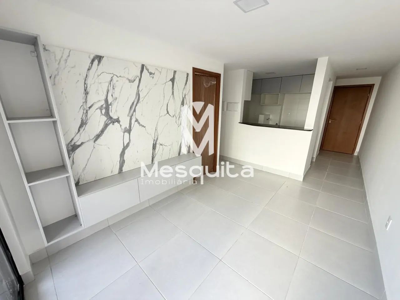 Apartamento novo com 02 quartos para alugar à beira mar de Intermares.