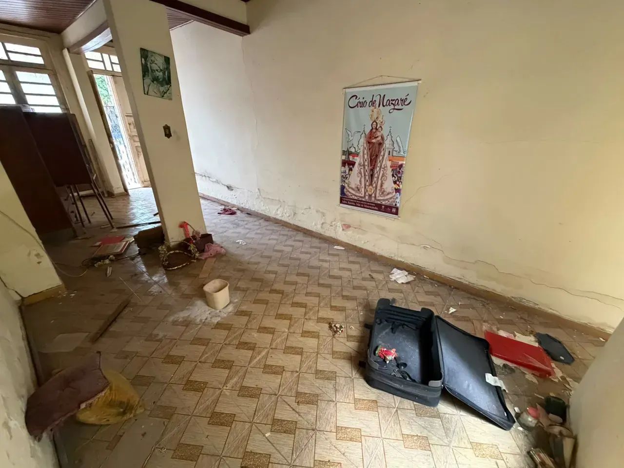 Casa térrea com 350 m² com sala, 2/4 e quintal em Fátima - Belém - PA - Foto 5
