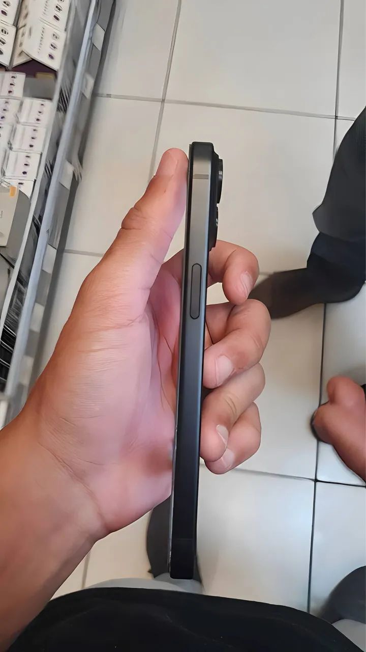 Vendo iPhone 15  - Foto 4