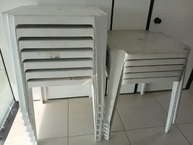 12 mesas de plástico