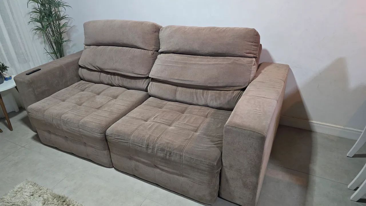 Vende-se Sofá retrátil.