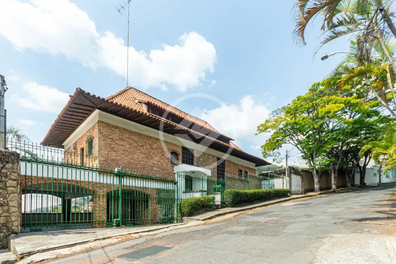 CASA DE 9 QUARTOS A VENDA NO BAIRRO MANGABEIRAS codigo: 343421