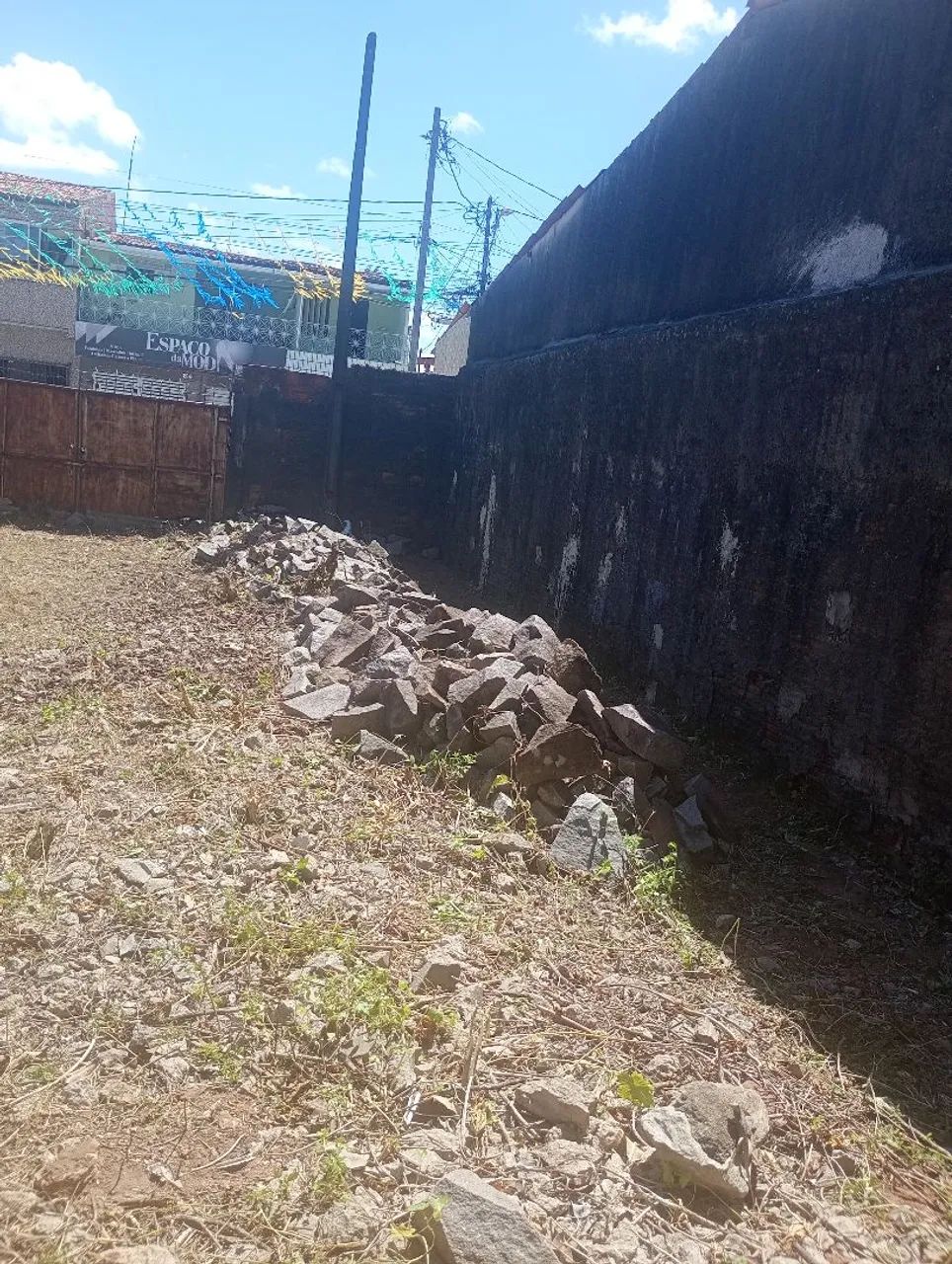 Vendo pedras de alicerce 