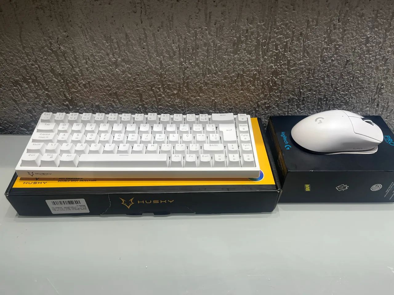 mouse logitech g pro superligth e teclado husky blizzard