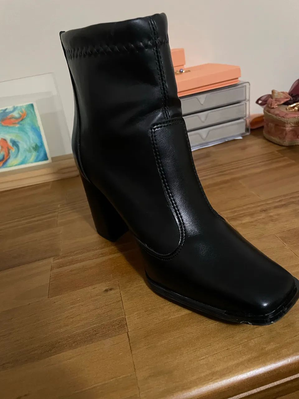 Bota preta de cano curto