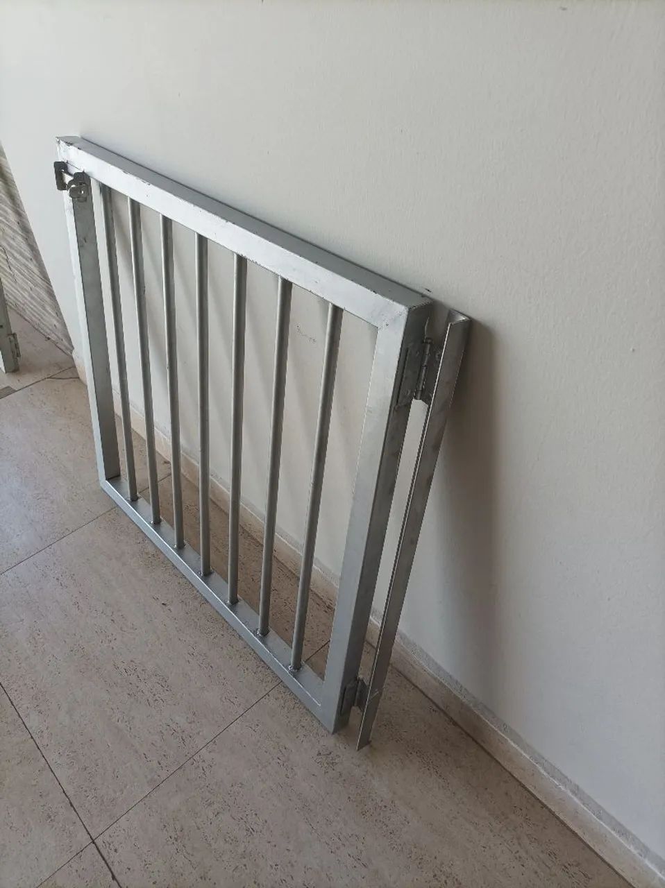 Grade de metal. Comprimento: 87cm. Altura: 80cm. - Foto 4