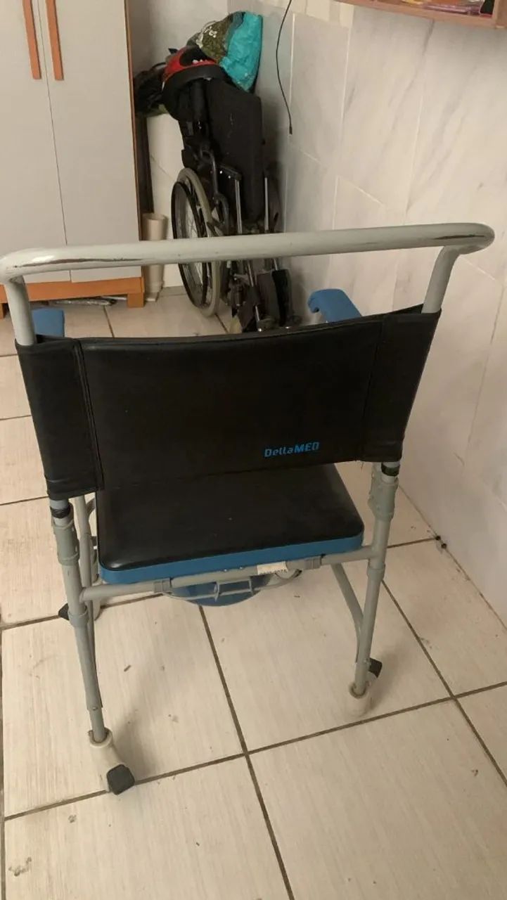 Cadeira de rodas para banho  - Foto 3