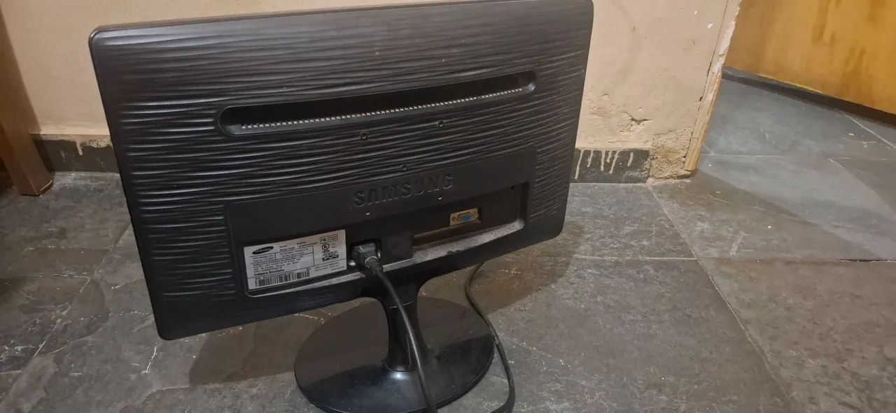 Monitor sansung 19" (polegadas) Funcionando funcionando HD - Foto 2