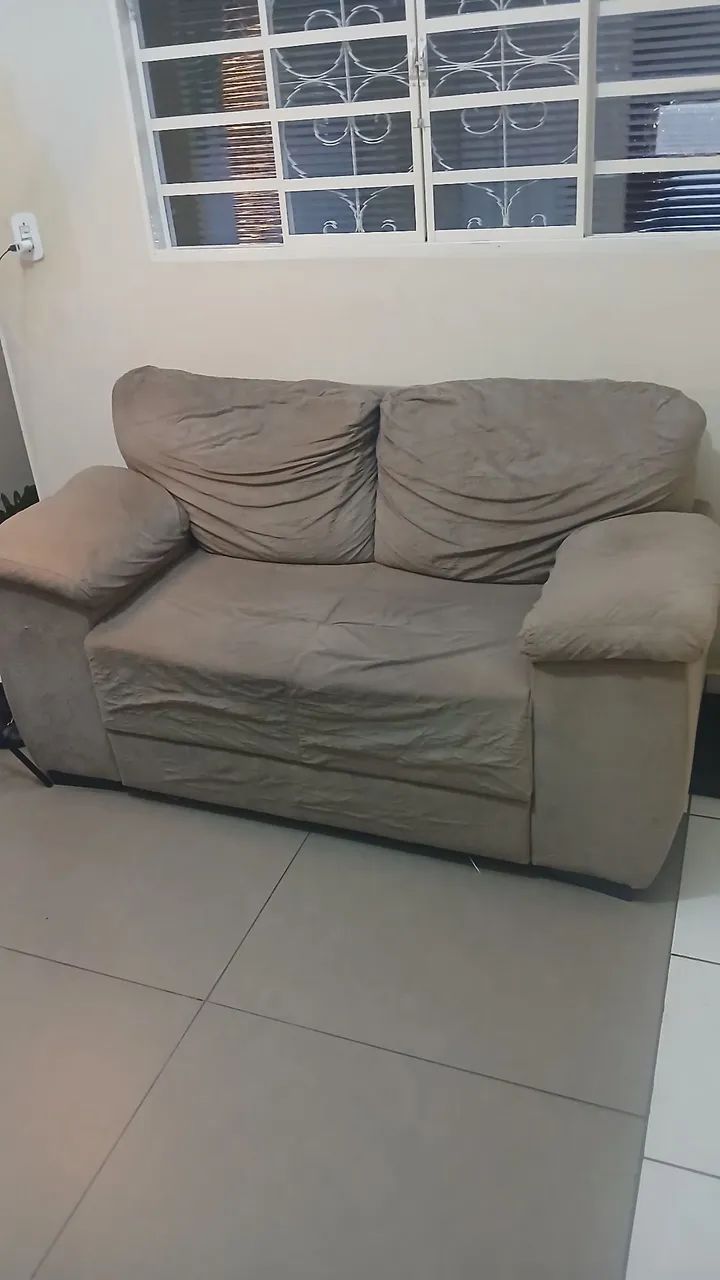 Sofá  de 2 lugares pequeno