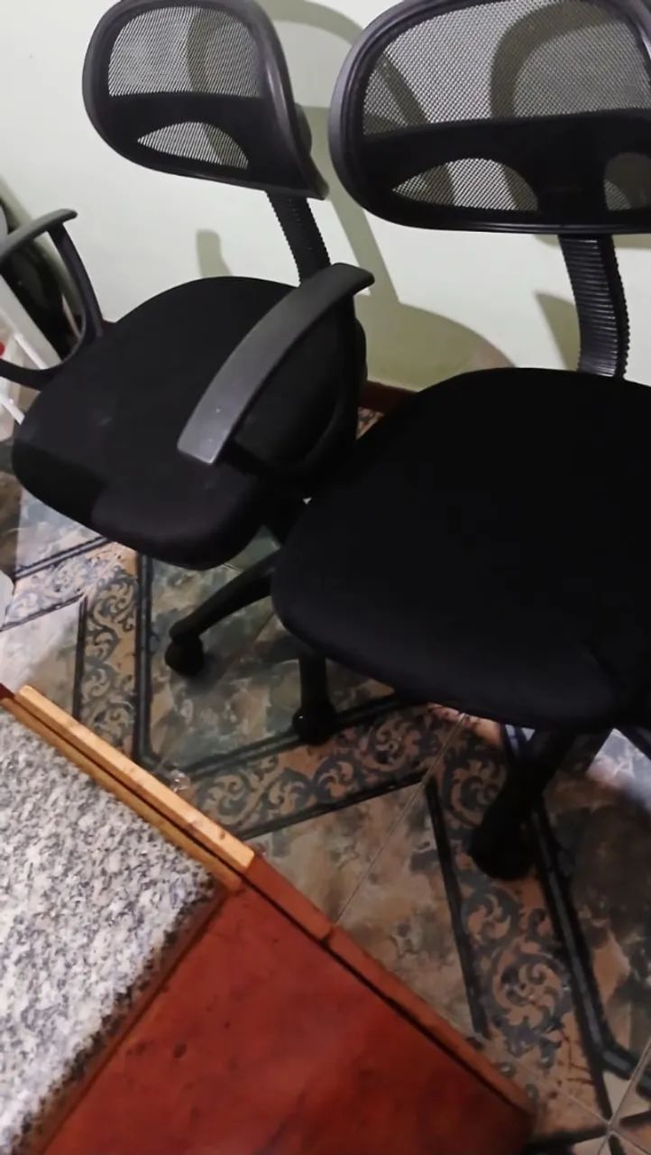 MESA DE MANICURE COM 2 CADEIRAS DE ESCRITORIO  - Foto 5