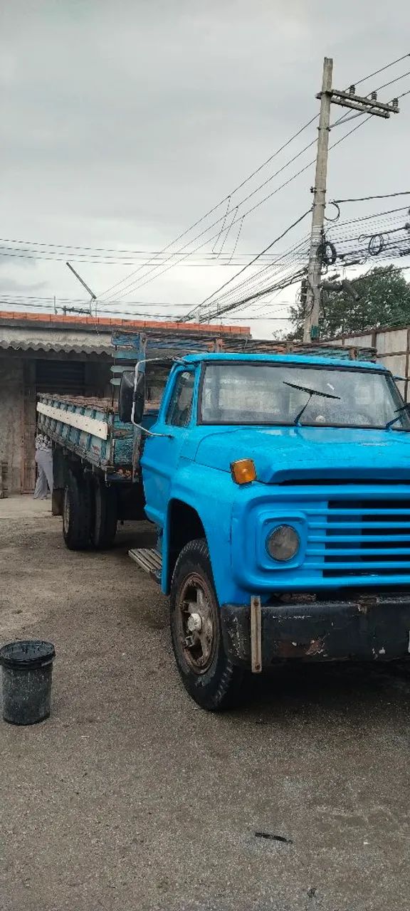 Caminhão Ford 11.000