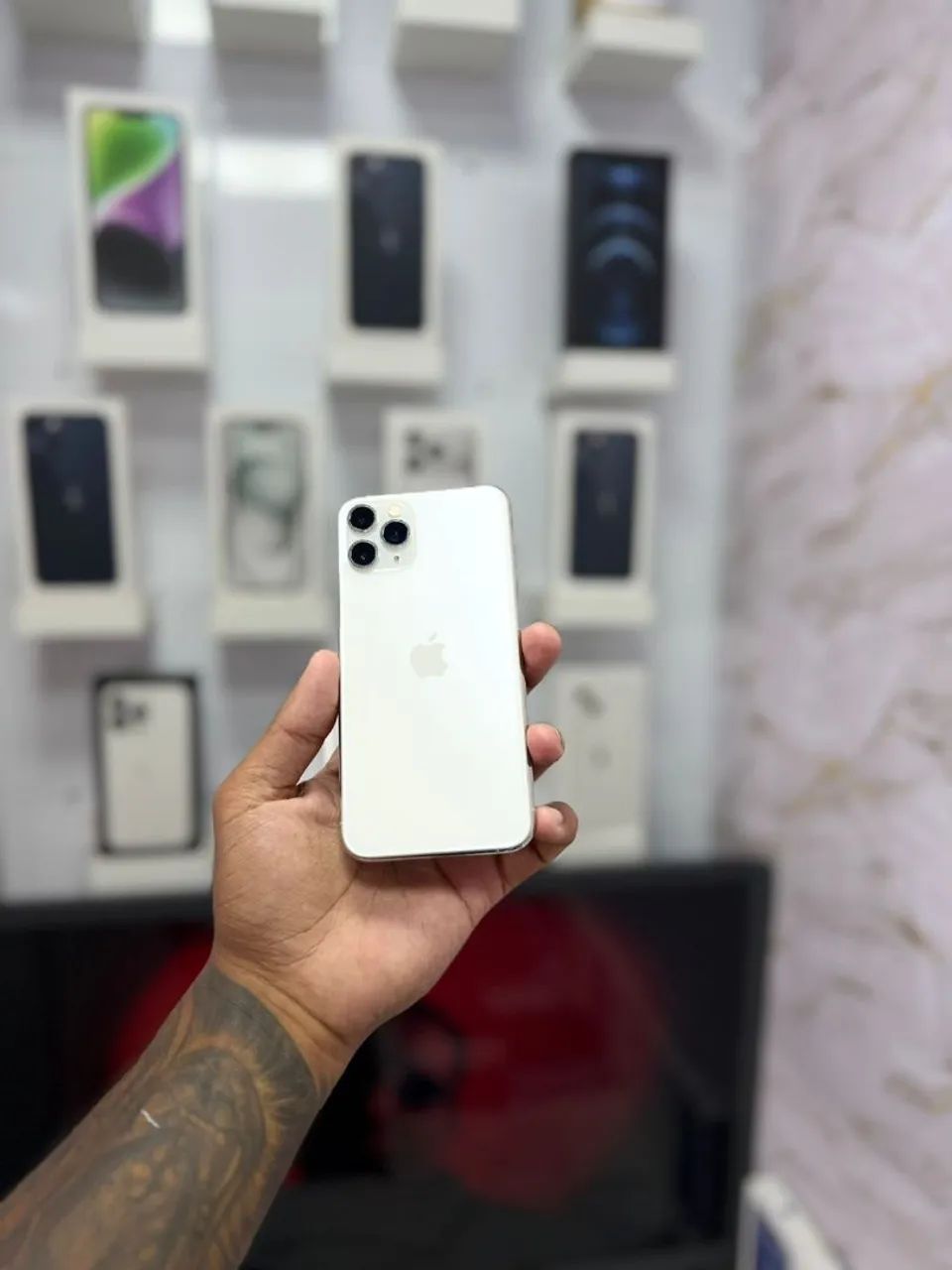 IPHONE 11 PRO 64GB BRANCO<br>R$ 1.599,00 TOP
