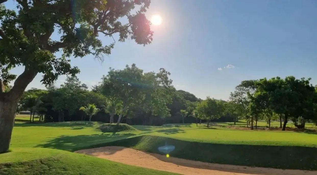 Lote Caribe Golf próximo área de lazer - Foto 2