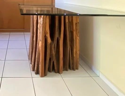 Base de Mesa de Jantar em Madeira Nobre
