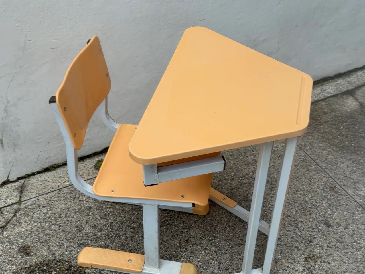 Kit Mesa e Cadeira Escolar Infantil Desk Laranja - Foto 2