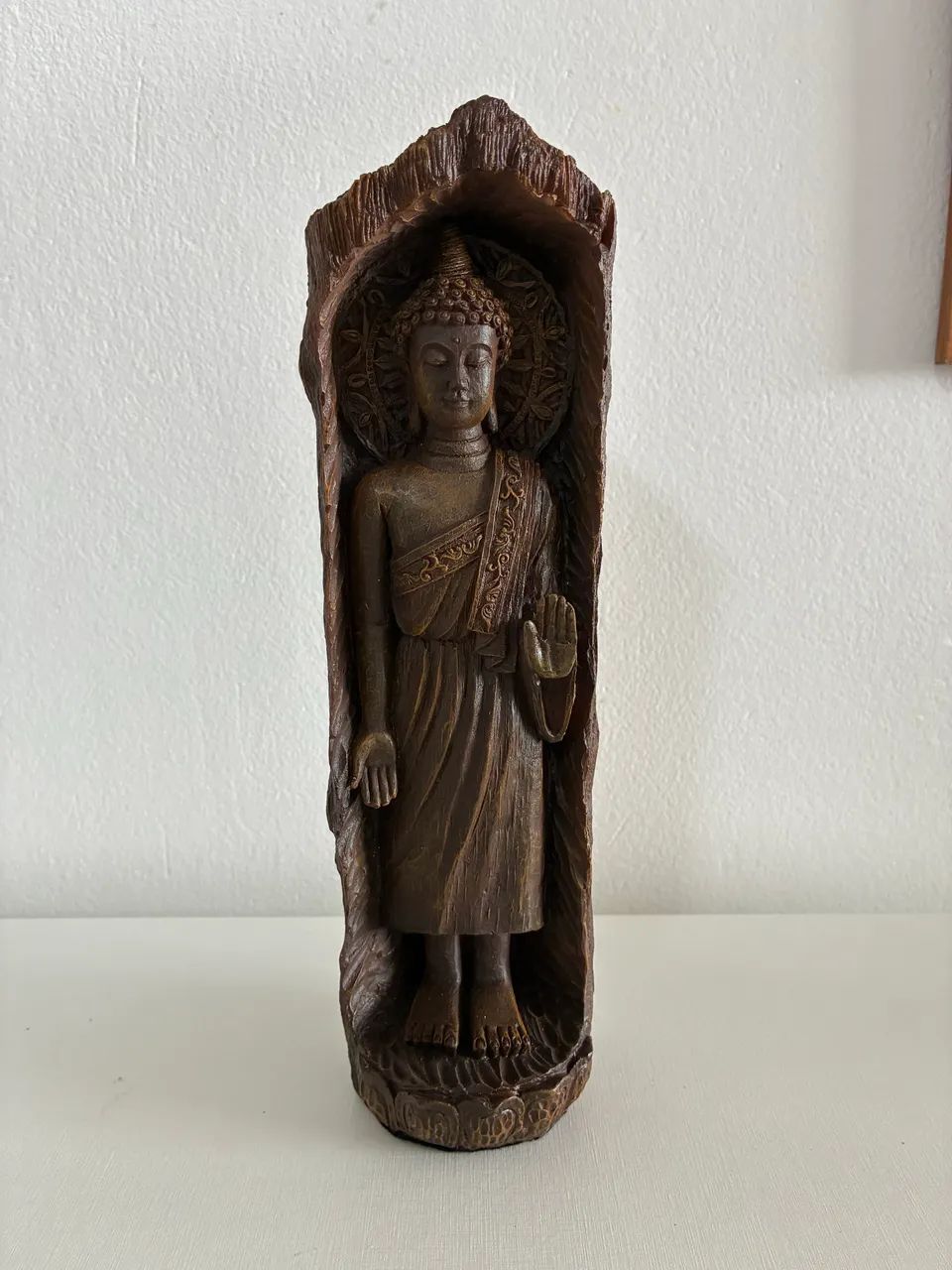 Tronco com Buda em resina