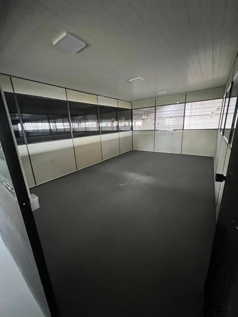 Galpão Comercial 1.253 m² com Mezanino e Escritórios para Aluguel - Foto 5