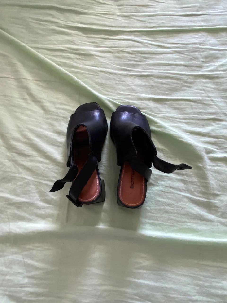 Vendo sandália e mule por 30,00 - Foto 4