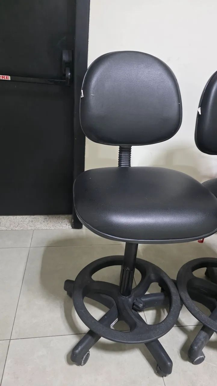 Cadeiras de bancada em couro - Foto 2
