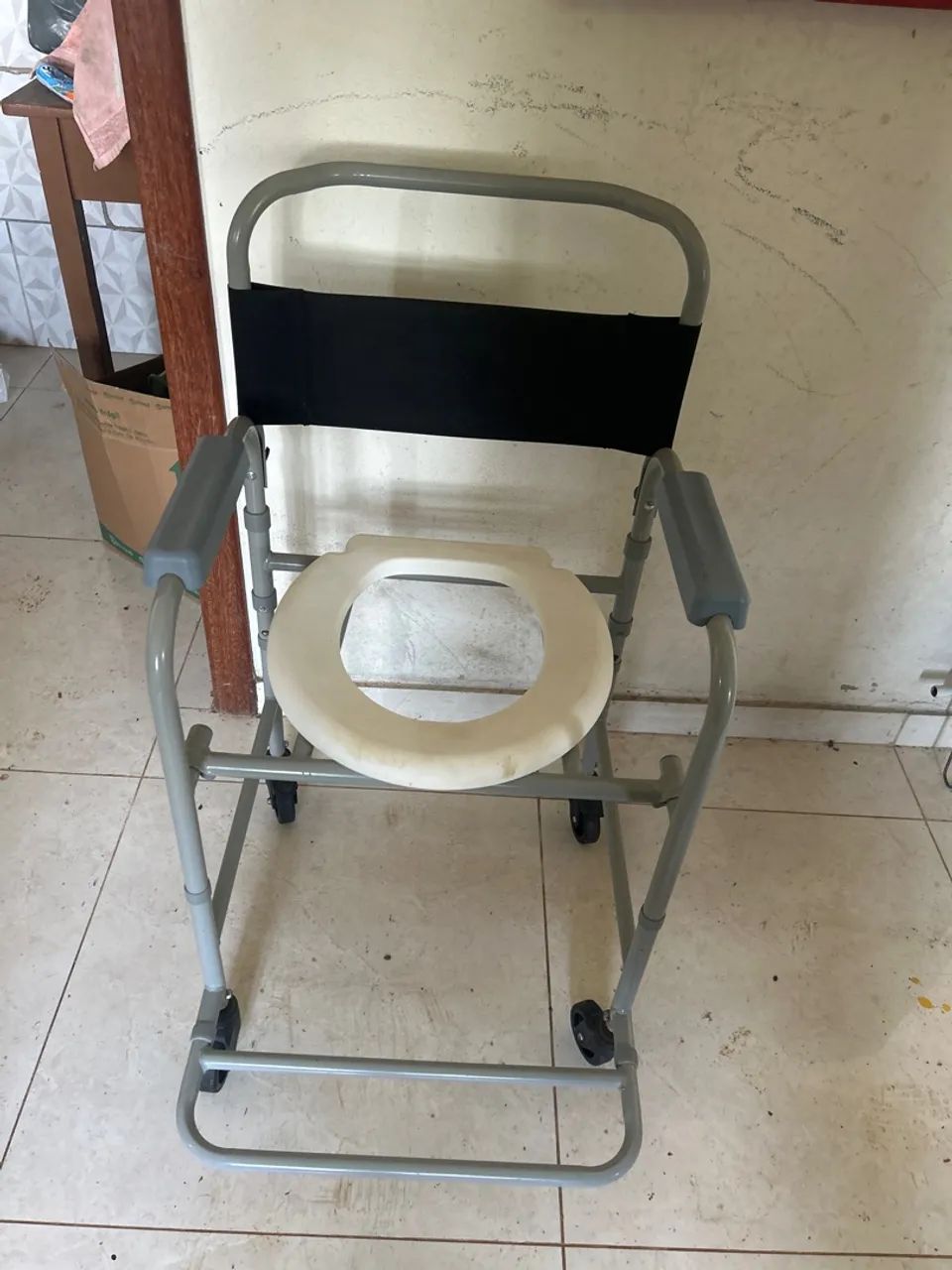 Cadeira banho dellamed nova