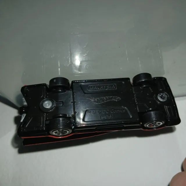 CARRINHO HOT WHELLS BATMAN O PRIMEIRO AUTOMOVEL - Foto 2
