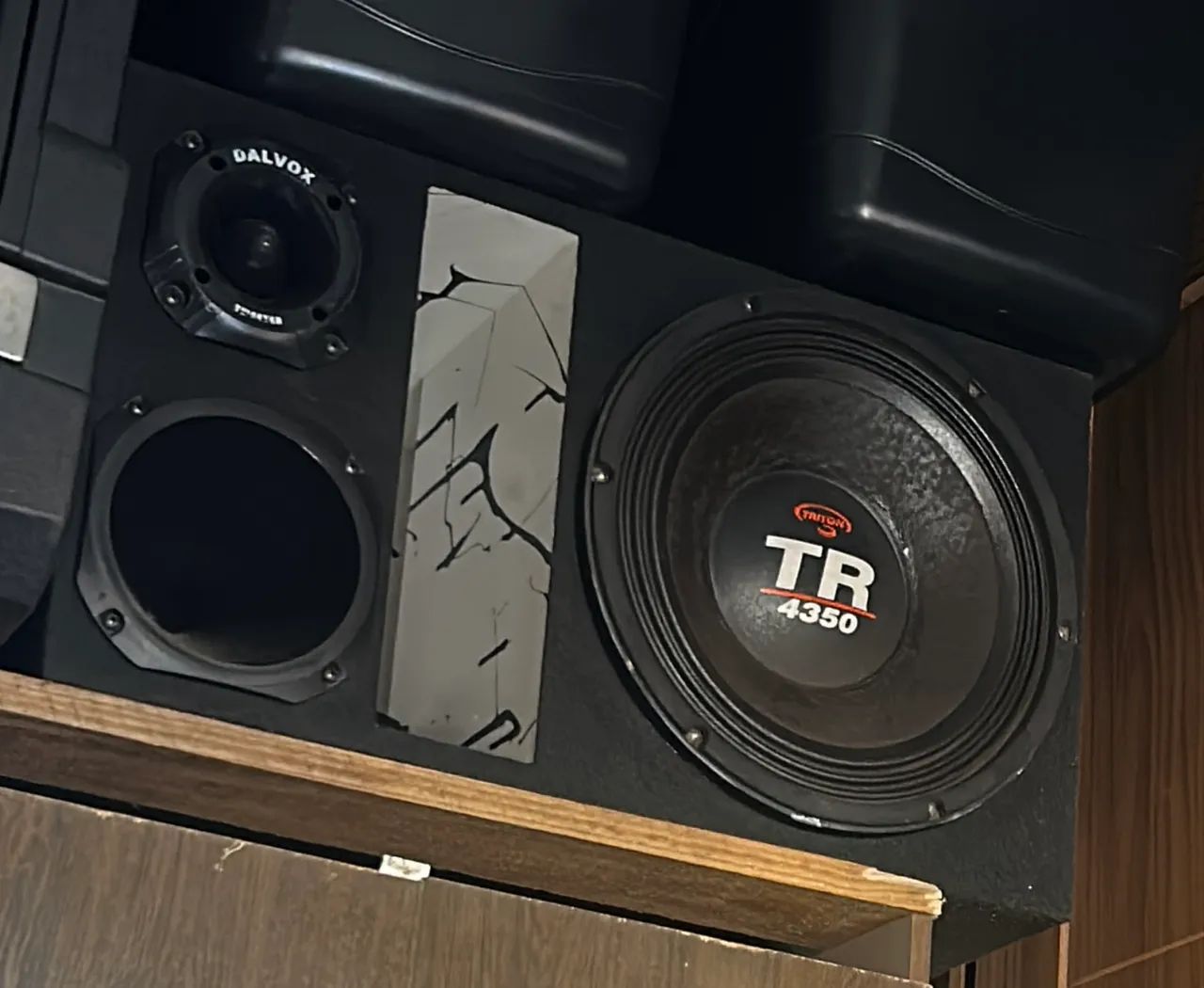 Caixa trio triton 